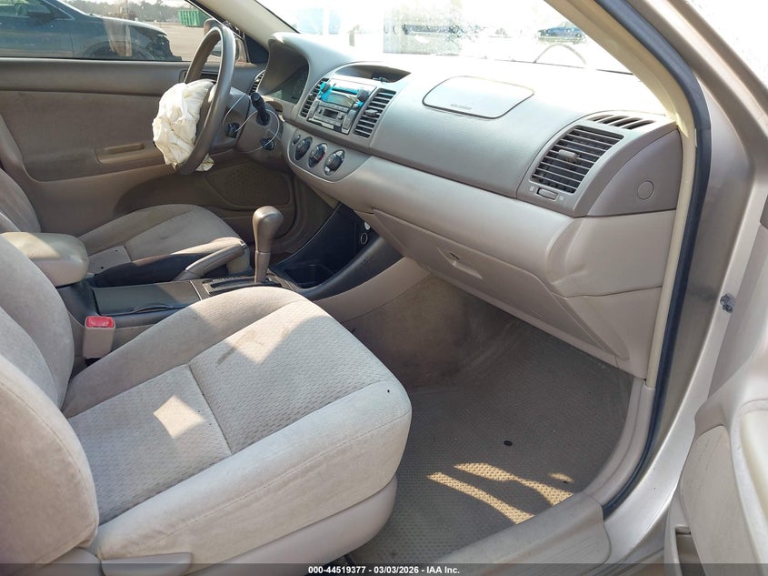 2004 Toyota Camry Le