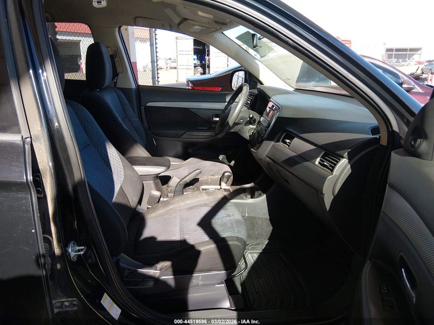 2014 Mitsubishi Outlander Es