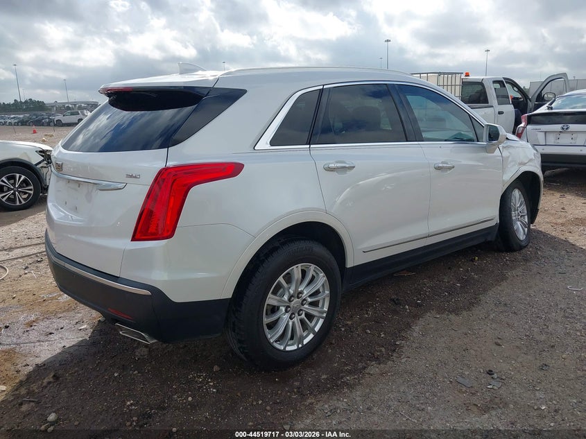 2017 Cadillac Xt5 Standard