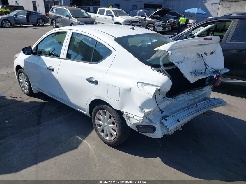 2017 Nissan Versa 1.6 S+