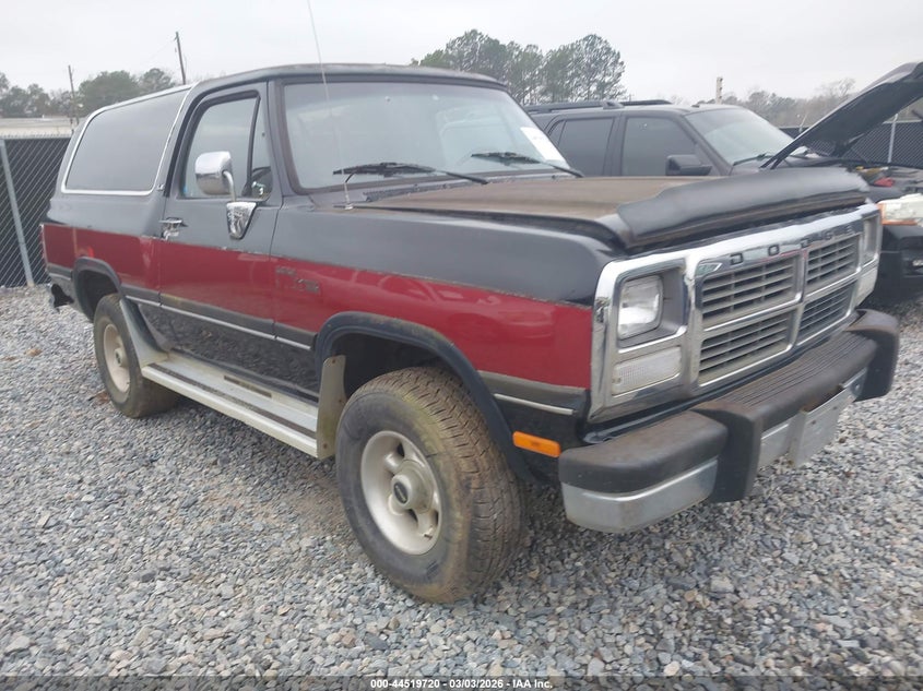 3B4GM17Y4MM007019 DODGE RAMCHARGER Photo 1