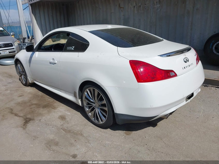 2011 Infiniti G37 Journey