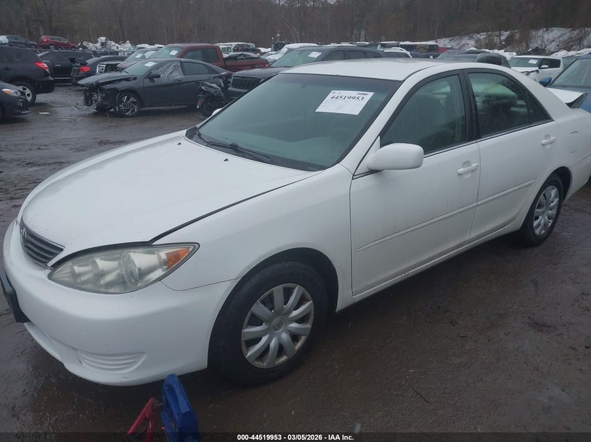 2005 Toyota Camry Le