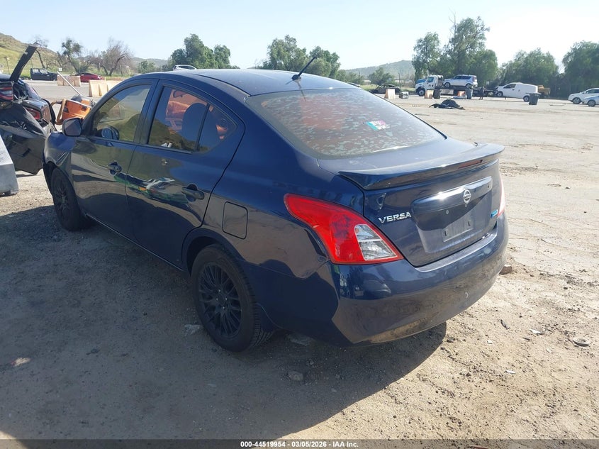 2014 Nissan Versa 1.6 S+
