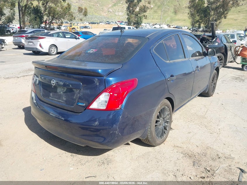 2014 Nissan Versa 1.6 S+