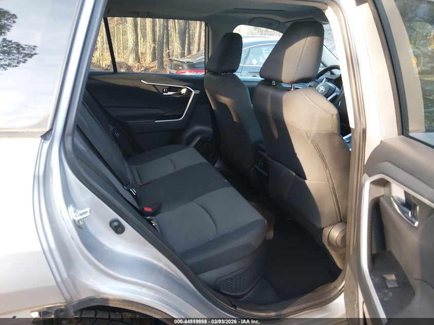 VIN 4T3RWRFV5NU050795 2022 TOYOTA RAV4 HYBRID XLE
