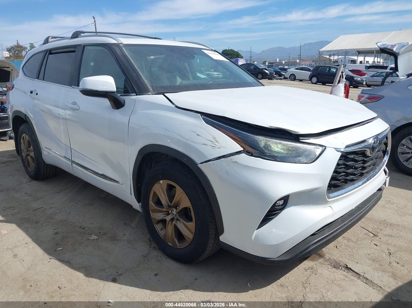 2023 Toyota Highlander Hybrid Xle Bronze