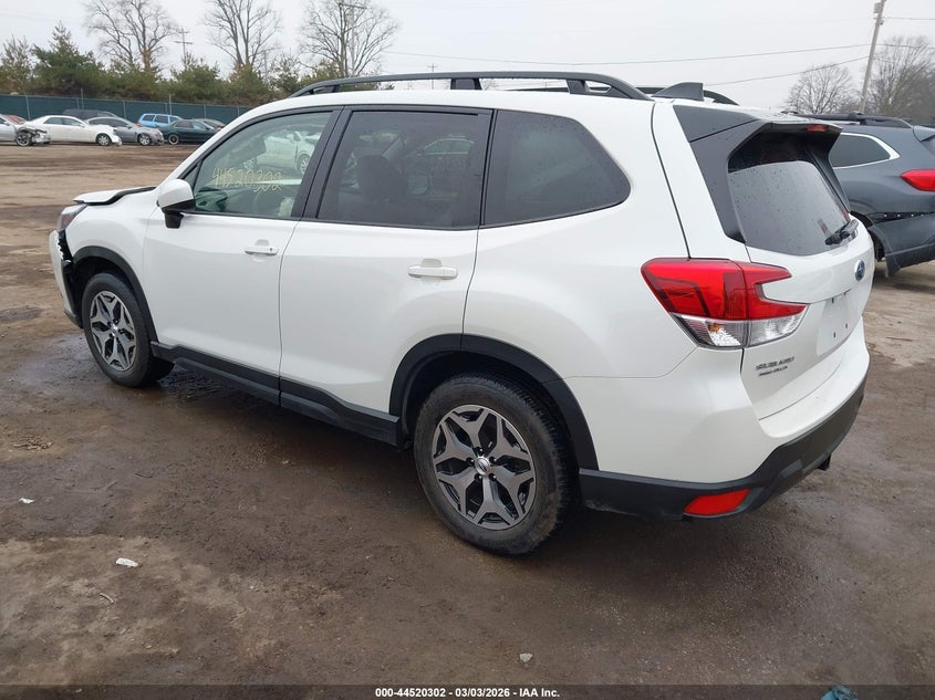 2024 Subaru Forester Premium