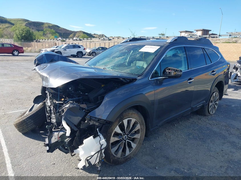 2025 Subaru Outback Touring Xt