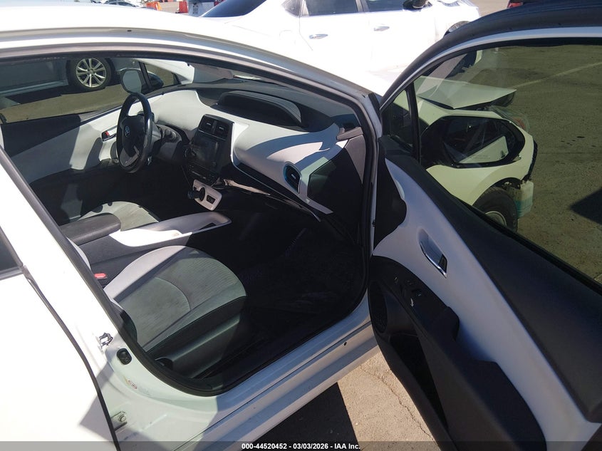 2016 Toyota Prius Three