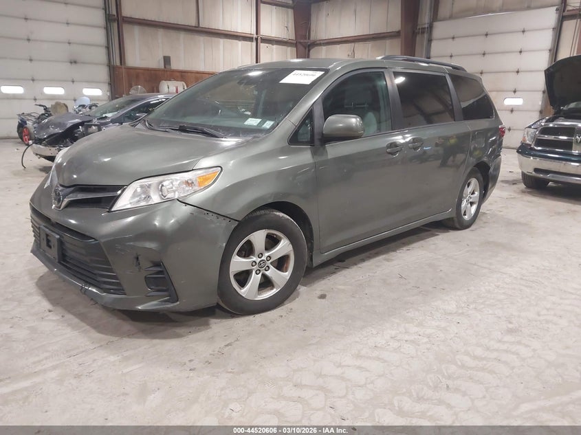 2018 Toyota Sienna Le 8 Passenger