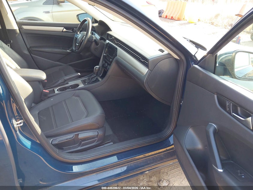 2022 Volkswagen Passat 2.0T Se