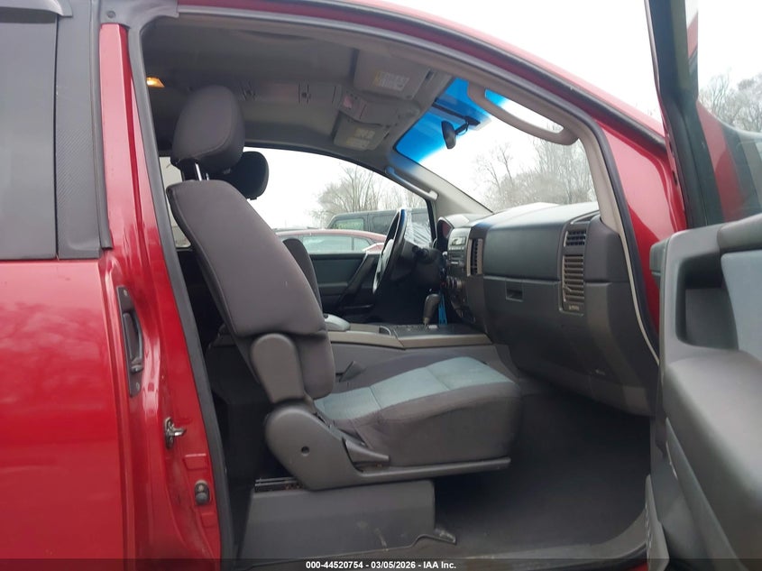 2005 Nissan Titan Se