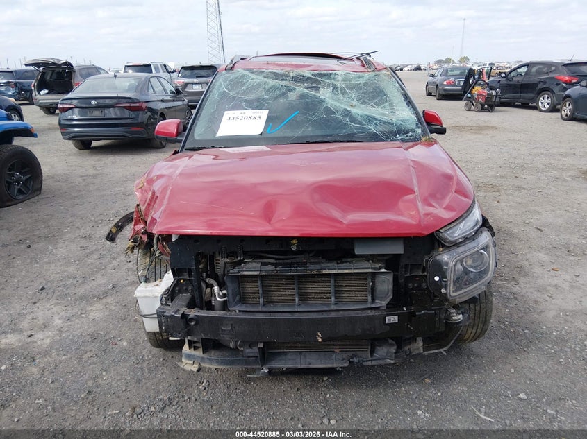 2022 Hyundai Venue Sel VIN: KMHRC8A3XNU183702 Lot: 44520885