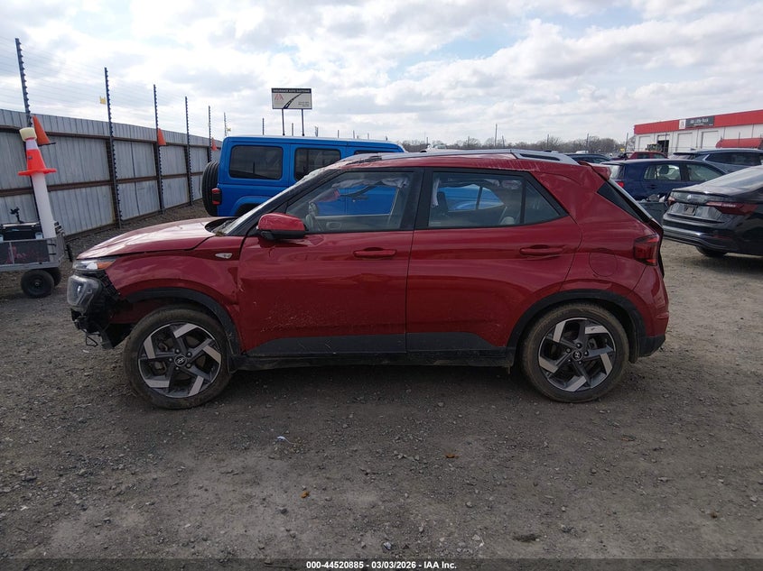 2022 Hyundai Venue Sel VIN: KMHRC8A3XNU183702 Lot: 44520885