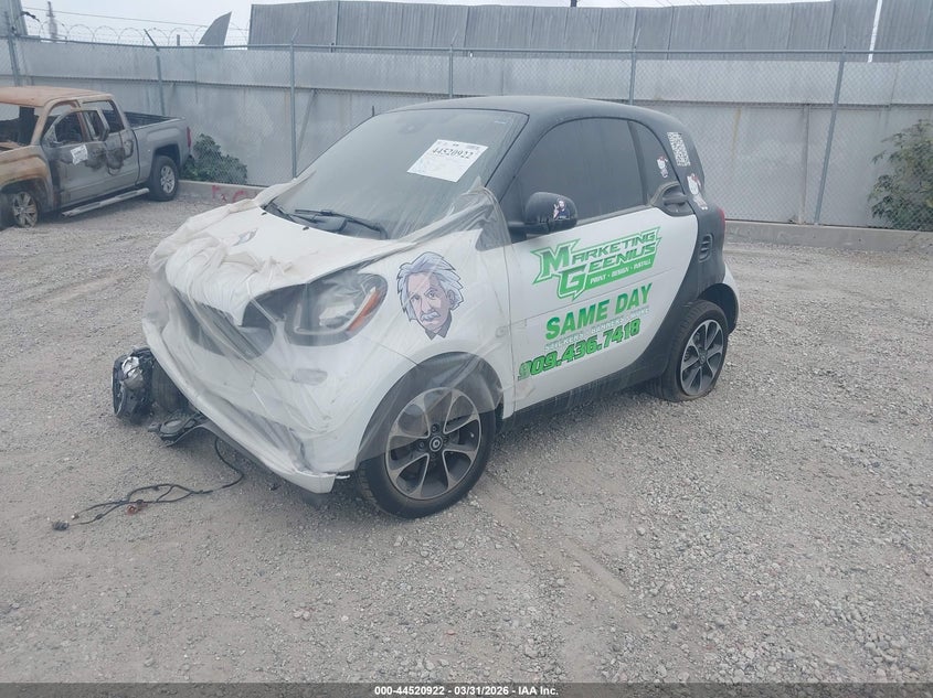Vin: wmefj5da8gk076797, lot: 45017683, smart fortwo passion 20162