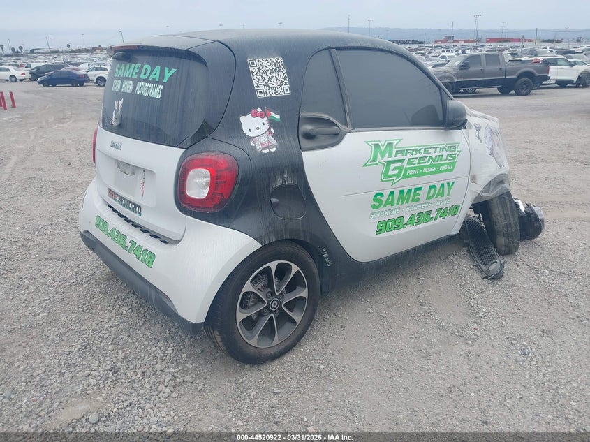 Vin: wmefj5da8gk076797, lot: 45017683, smart fortwo passion 20164