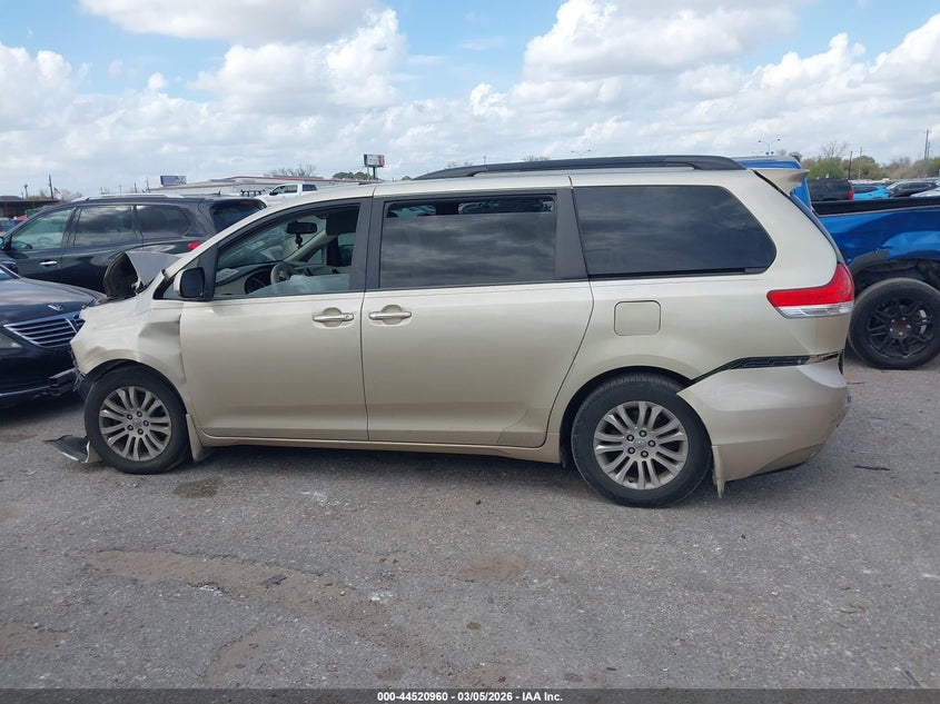 2014 Toyota Sienna Xle V6 8 Passenger VIN: 5TDYK3DC4ES517924 Lot: 44520960
