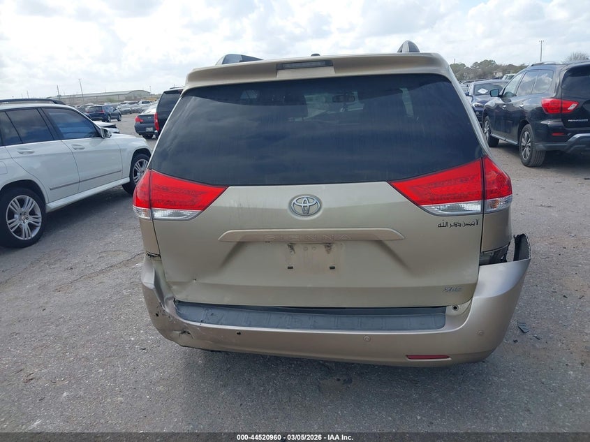 2014 Toyota Sienna Xle V6 8 Passenger VIN: 5TDYK3DC4ES517924 Lot: 44520960