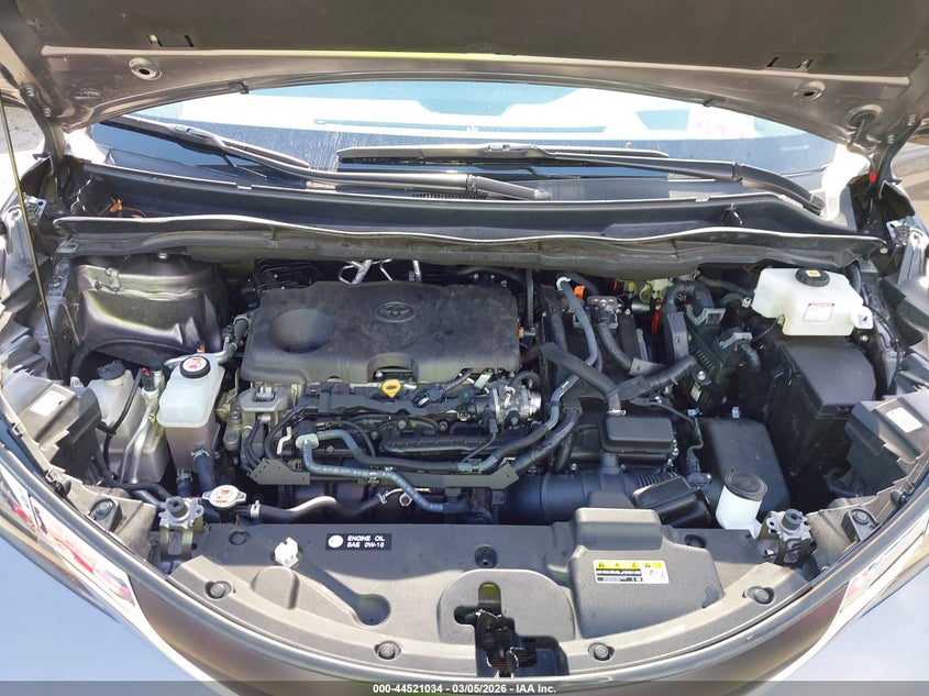 VIN 5TDYRKECXRS208095 2024 TOYOTA SIENNA XLE