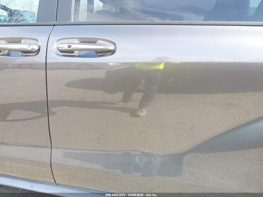 VIN 5TDYRKECXRS208095 2024 TOYOTA SIENNA XLE