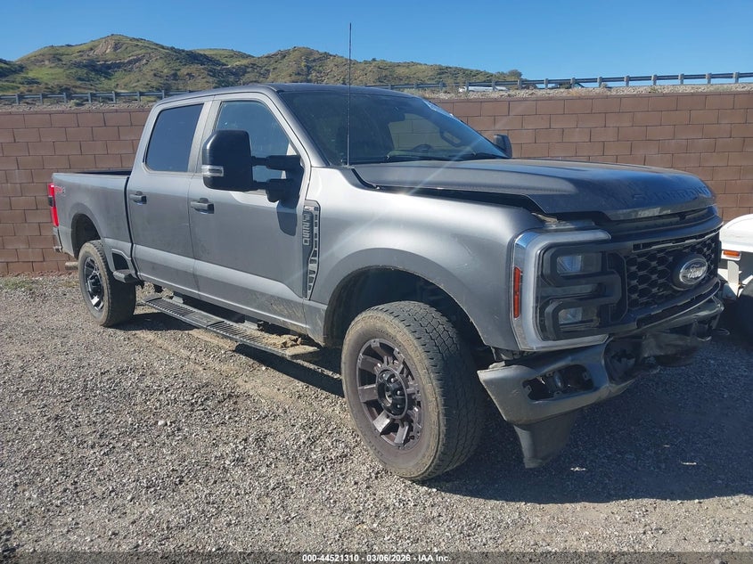 1FT8W2BN9REC70415 FORD F-250 Photo 1