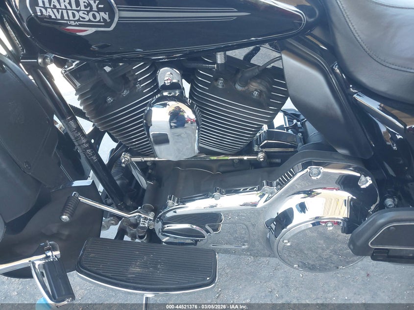 2010 Harley-Davidson Flhtcu VIN: 1HD1FC436AB609381 Lot: 44521376