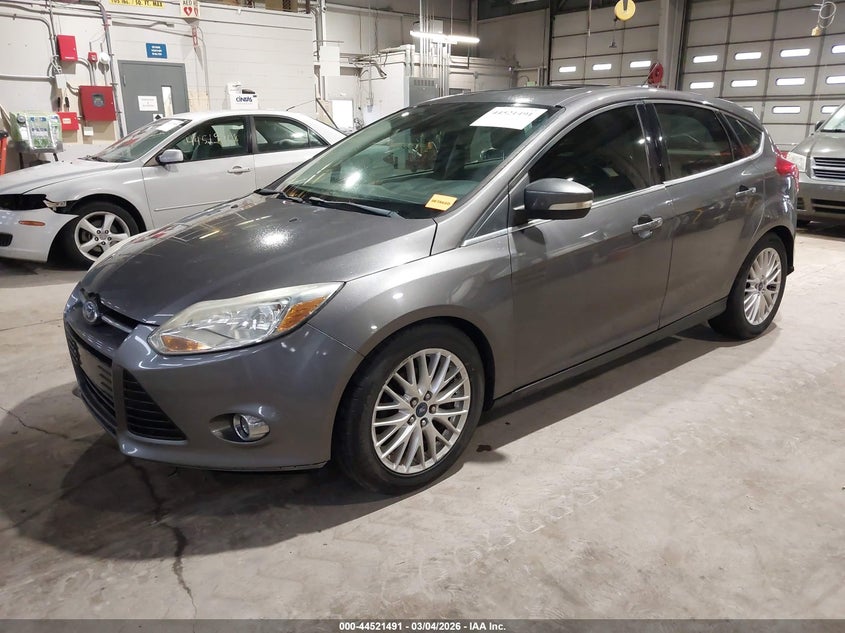 1FAHP3M29CL245299 2012 Ford Focus 2.0 Sel grey