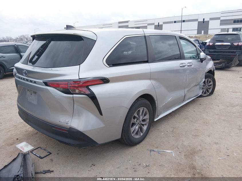 2022 Toyota Sienna Le