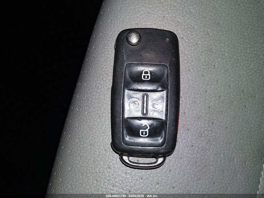 2018 Volkswagen Passat 2.0T Se VIN: 1VWBA7A3XJC008417 Lot: 44521789