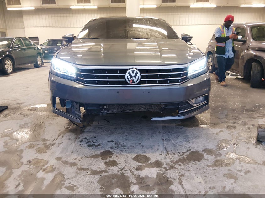 2018 Volkswagen Passat 2.0T Se VIN: 1VWBA7A3XJC008417 Lot: 44521789