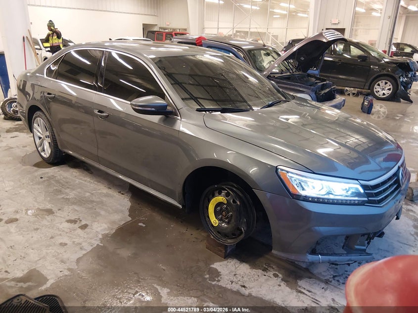 2018 VOLKSWAGEN PASSAT 2.0T SE