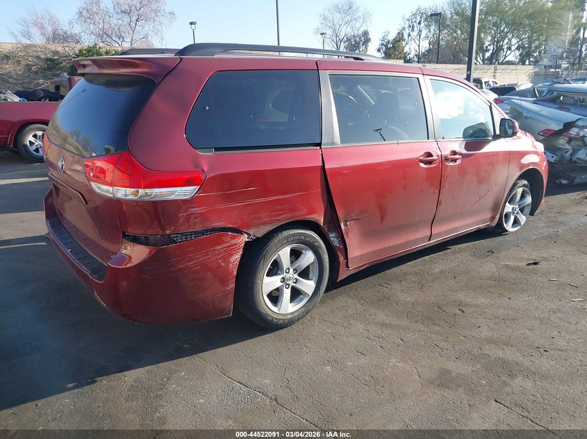 2011 Toyota Sienna Le V6