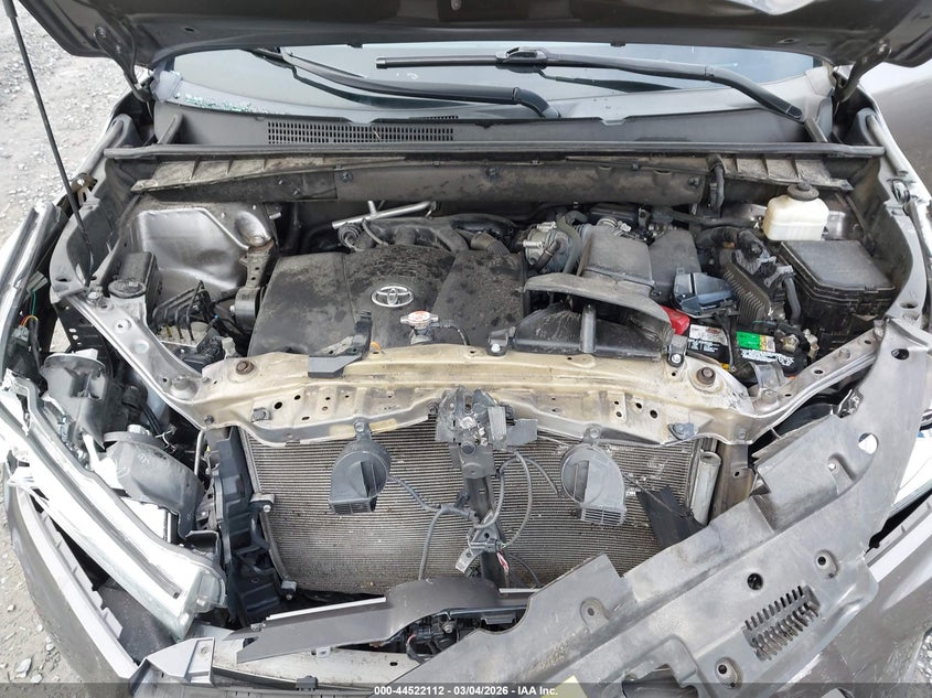 VIN 5TDJZRFH1JS534568 2018 TOYOTA HIGHLANDER XLE