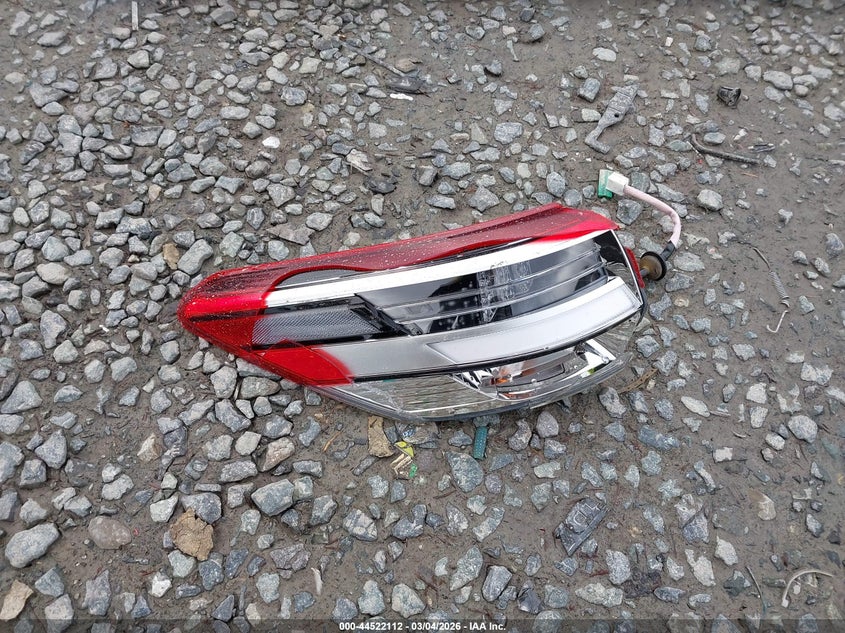 VIN 5TDJZRFH1JS534568 2018 TOYOTA HIGHLANDER XLE