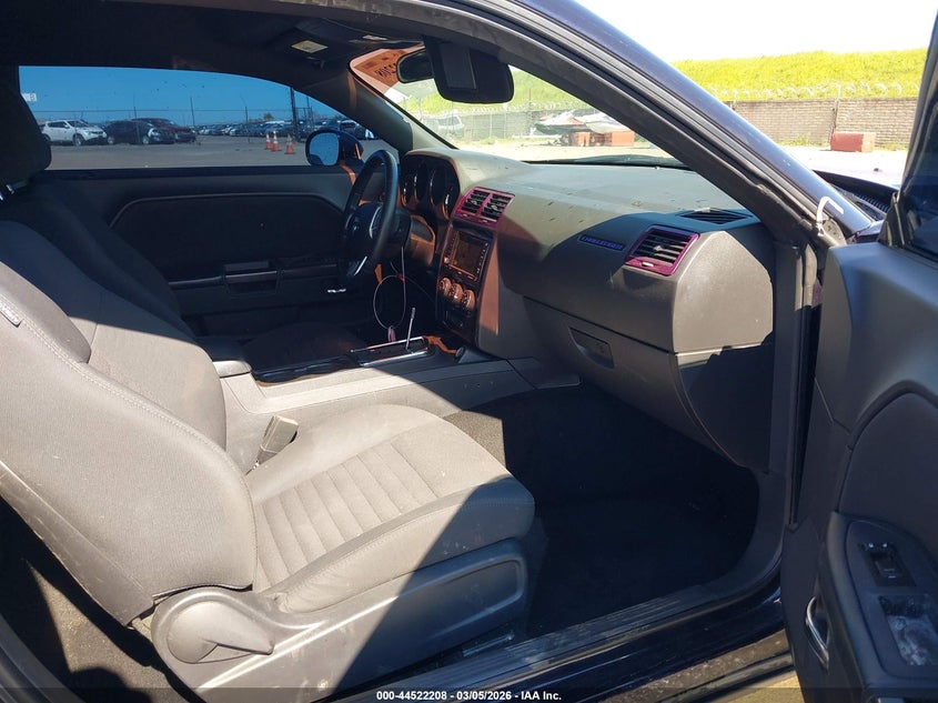 2012 Dodge Challenger Sxt