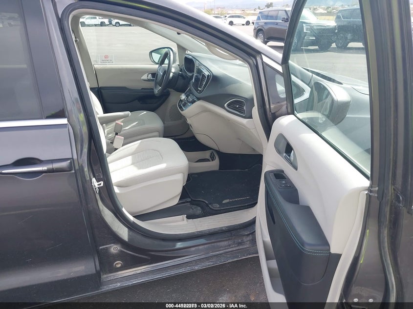 2017 Chrysler Pacifica Hybrid Touring Plus