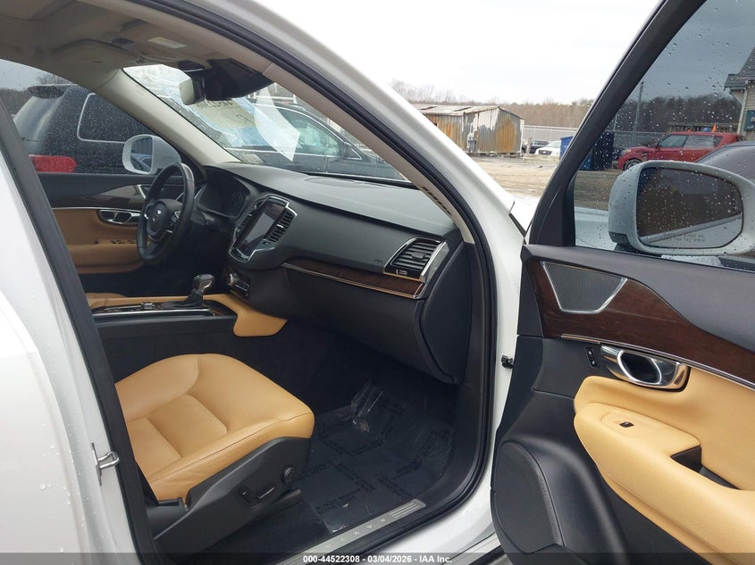 2016 Volvo Xc90 T6 Momentum