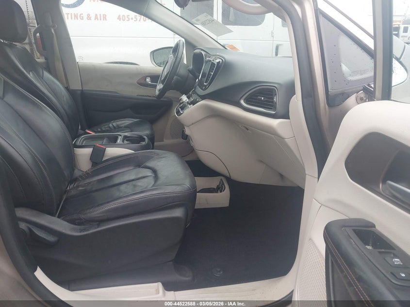 2017 Chrysler Pacifica Touring-L