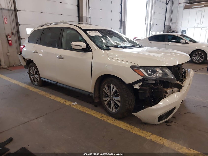 2018 Nissan Pathfinder Sv