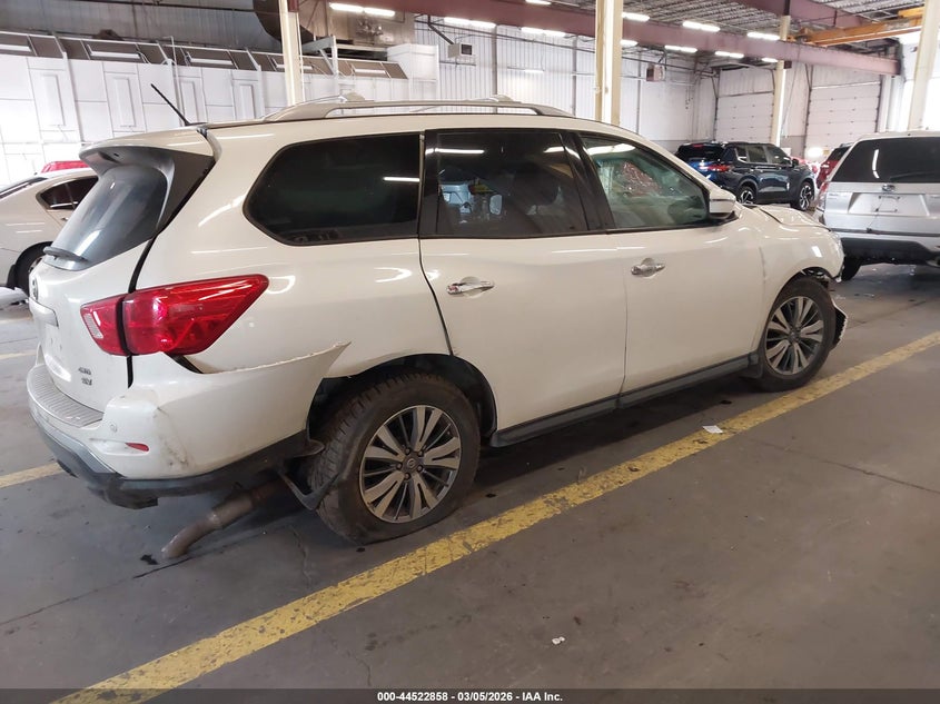 2018 Nissan Pathfinder Sv