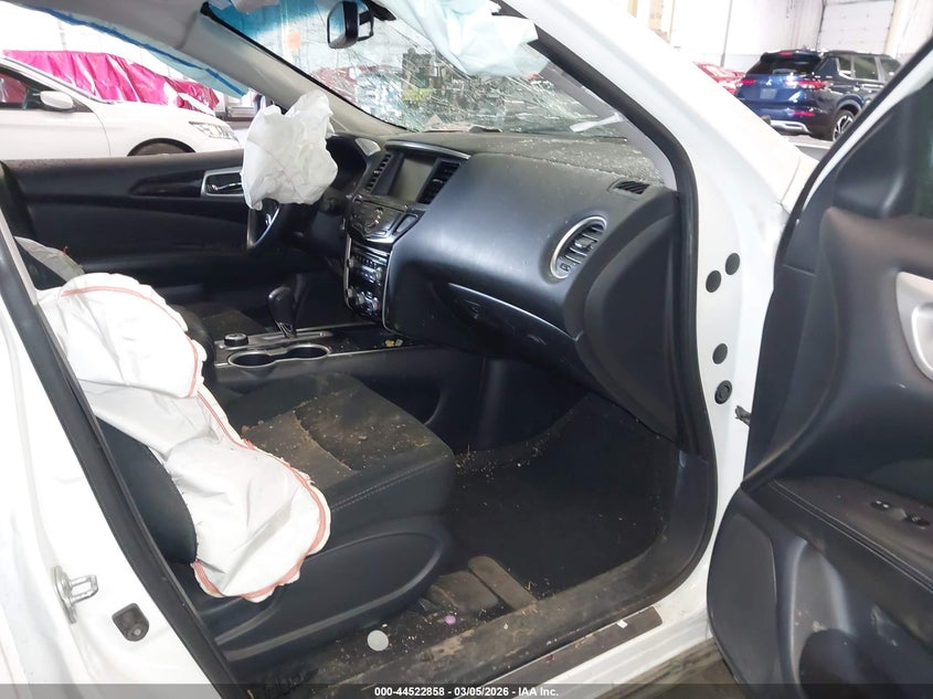 2018 Nissan Pathfinder Sv