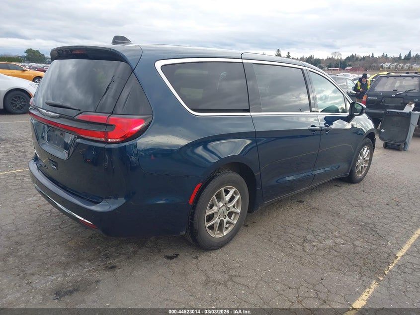 2025 Chrysler Pacifica Select