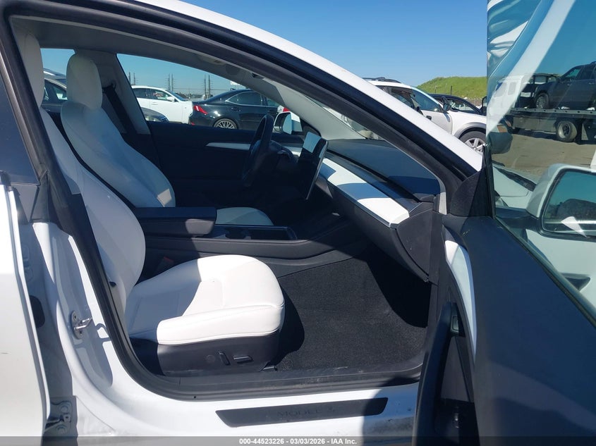 2022 Tesla Model 3 Rear-Wheel Drive