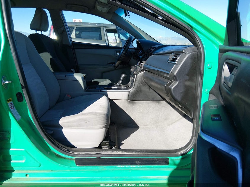 2015 Toyota Camry Hybrid Le