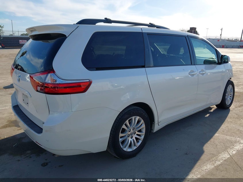 2015 Toyota Sienna Xle 8 Passenger