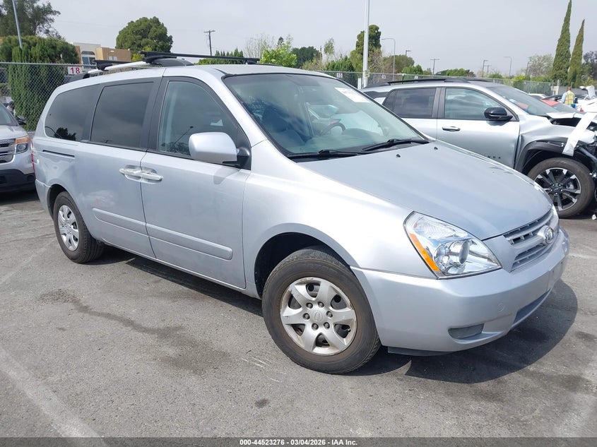 2010 Kia Sedona Lx