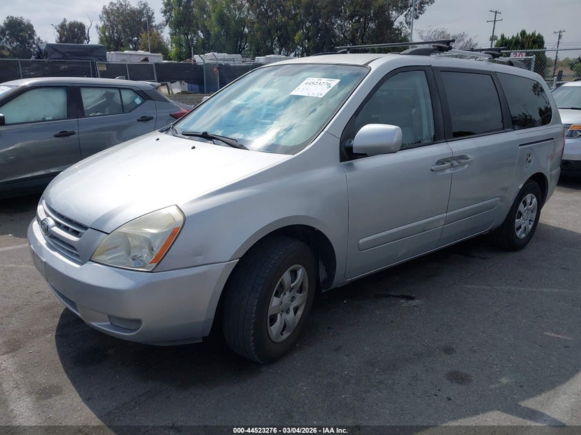 2010 Kia Sedona Lx