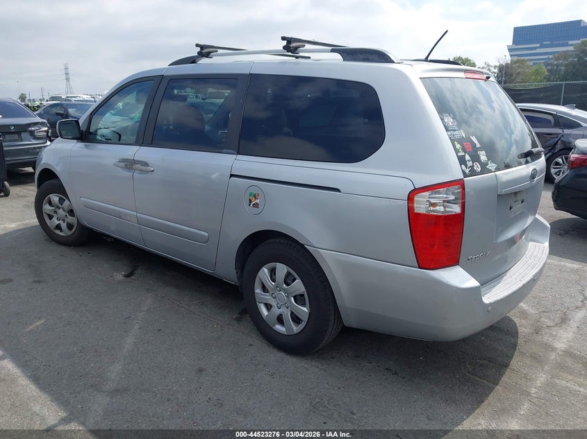 2010 Kia Sedona Lx