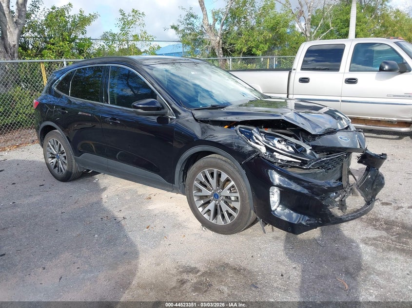 2020 Ford Escape Titanium Hybrid